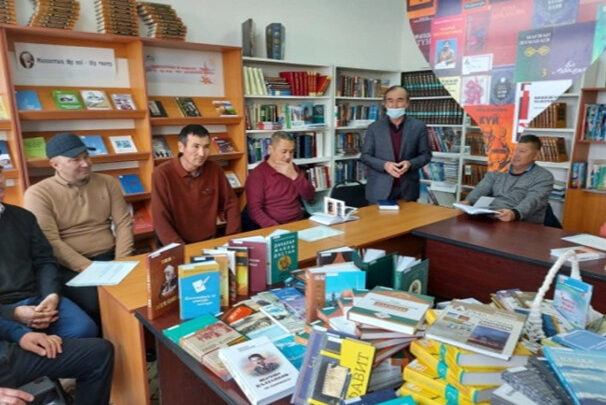 «Халық бірлігі және жүйелі реформалар-ел өркендеуінің берік негізі» атты  кітапханада дөңгелек стол