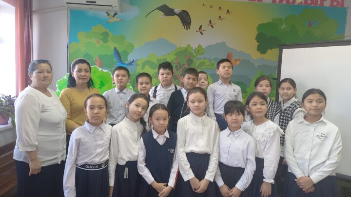 “Ұрпаққа ұлағат, тарихқа тағзым” атты кітап көрмесіне библиографиялық шолу